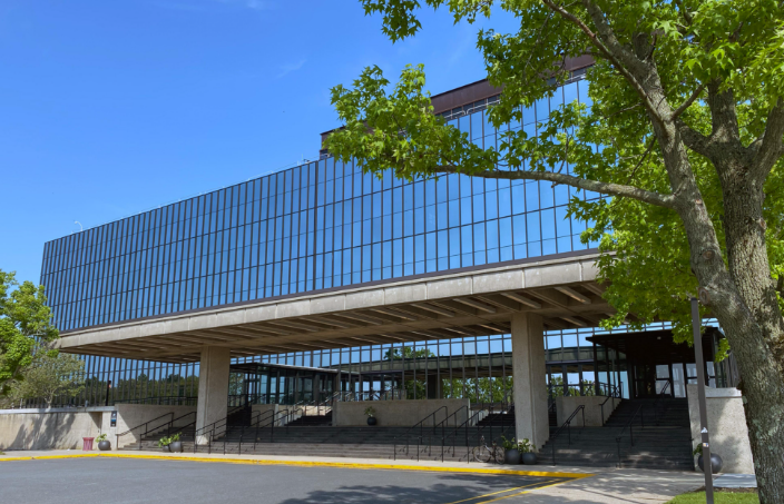 SOLD OUT: April Flower Arranging Workshop with Enchanted Blossoms at Bar Bella